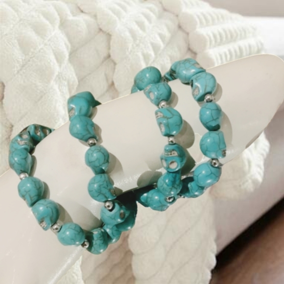 👣4/$20. Amazing 4 piece set of simulated turquoise skull shaped bead bracelets - Picture 3 of 7